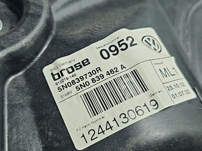 Macara electrica geam dreapta spate Volkswagen Tiguan (5N) [Fabr 2007-2016] SUV 5N0839730R