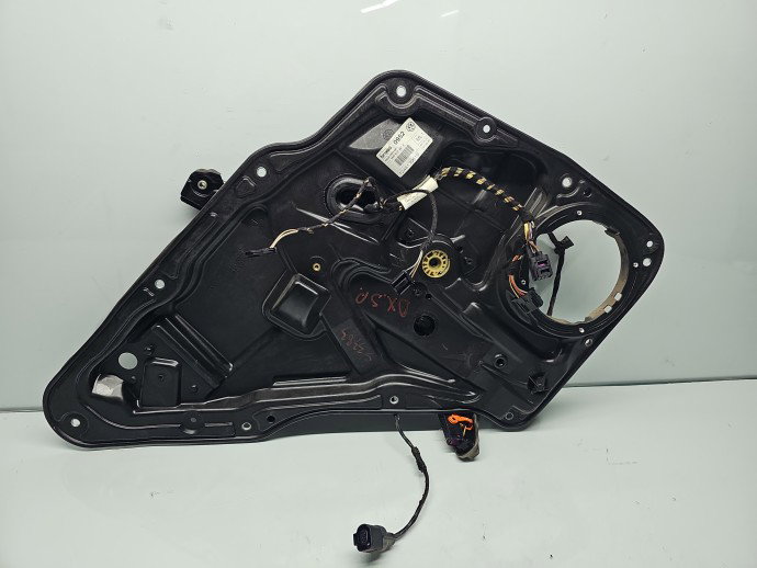 Macara electrica geam dreapta spate Volkswagen Tiguan (5N) [Fabr 2007-2016] SUV  5N0839729R