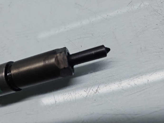 Injector PEUGEOT 206 [Fabr 1998-2009] 9641496180 1.4 HDI 8HX 50KW / 68CP