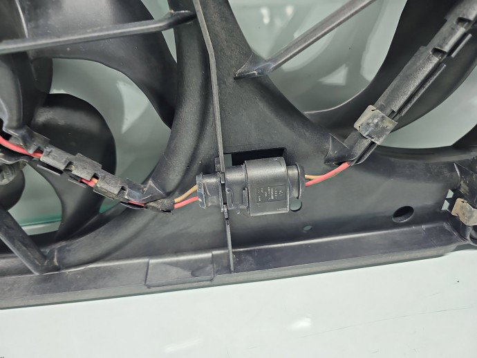 Electroventilator Volkswagen Golf 6 (5K1) [Fabr 2009-2013] 1K0121207BC 2.0 TDI CBAB 103 kW / 140 CP