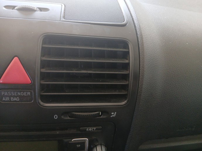 Grila aerisire centrala dreapta Volkswagen Jetta 3 (1K2) [Fabr 2005-2010] OEM