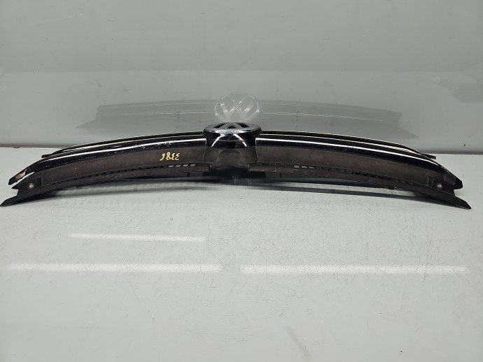Grila bara fata Volkswagen Golf 6 Plus (521) [Fabr 2009-2013] Hatchback 5M0853651