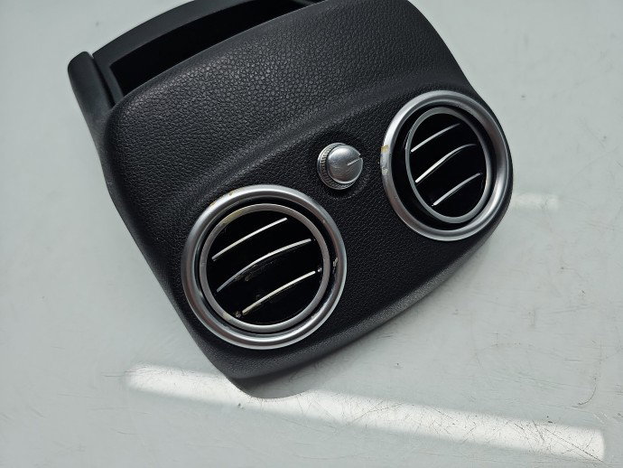 Grila aerisire spate Mercedes Clasa C (W205) [Fabr 2014-prezent] A2058300501