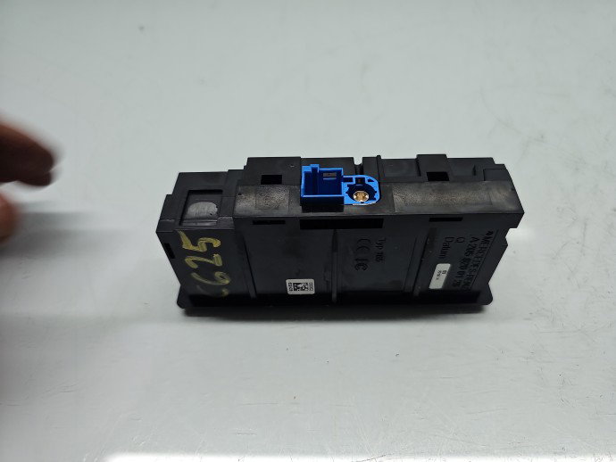 Conector auxiliar USB Mercedes Clasa C (W205) [Fabr 2014-prezent] A2058200126
