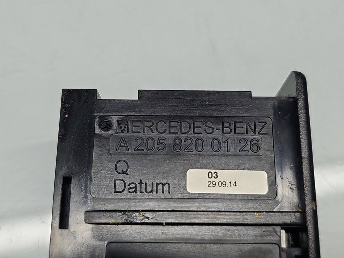Conector auxiliar USB Mercedes Clasa C (W205) [Fabr 2014-prezent] A2058200126