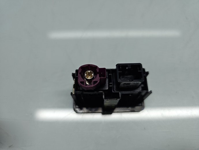 Conector auxiliar USB Volkswagen Golf 7 (5G) [Fabr 2014-prezent] 5Q0035724