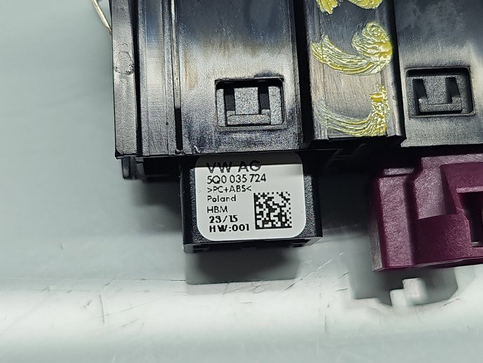 Conector auxiliar USB Volkswagen Golf 7 (5G) [Fabr 2014-prezent] 5Q0035724