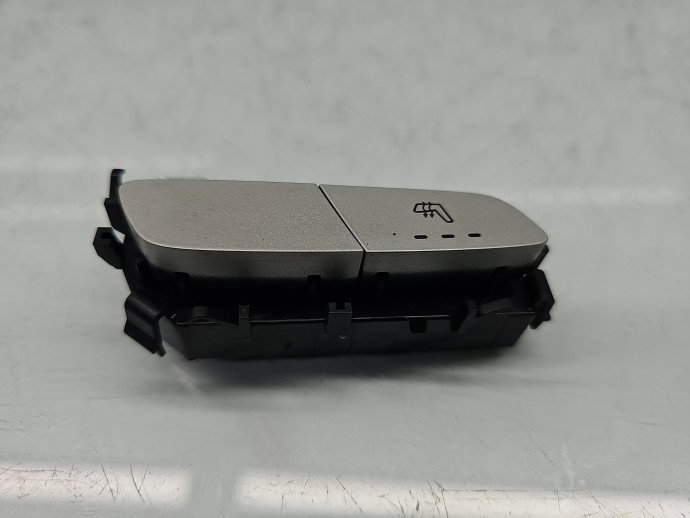 Buton incalzire scaune Mercedes Clasa C (W205) [Fabr 2014-prezent] A2059050004