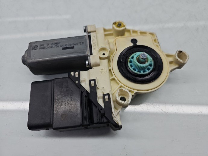 Motoras geam dreapta spate Volkswagen Passat B6 (3C2) [Fabr 2005-2010] Berlina 1K0959704P