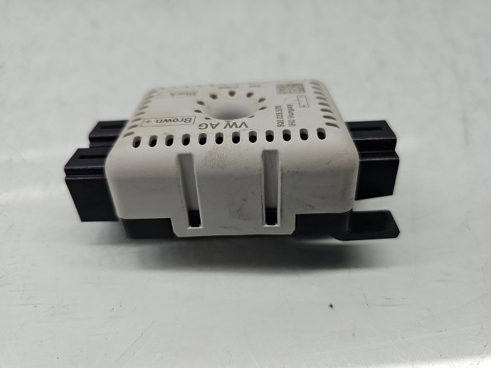 Amplificator antena Volkswagen Golf 7 (5G) [Fabr 2014-prezent] 5Q0035570