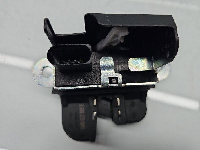 Broasca haion Volkswagen Golf 6 Plus (521) [Fabr 2009-2013] 5M0827505E