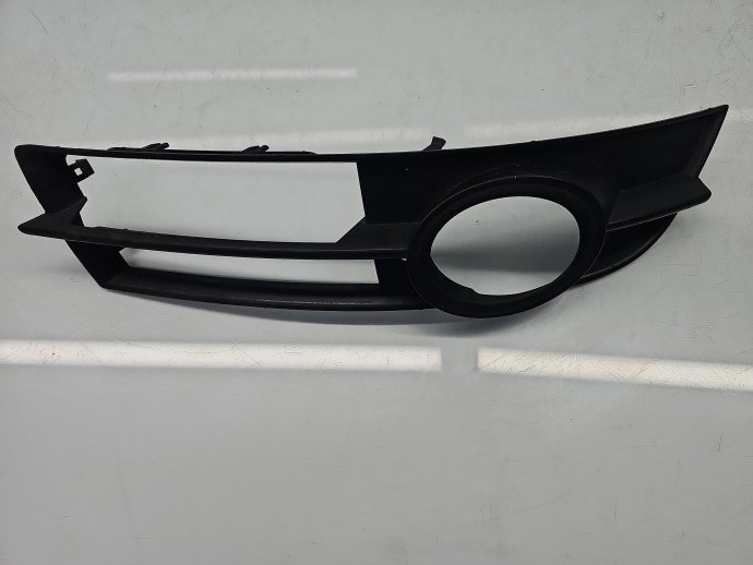 Grila proiector dreapta AUDI A6 (4F2, C6) [Fabr 2004-2010] Berlina 4F0807682D