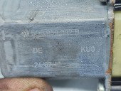 Motoras geam dreapta fata Skoda Octavia 3 (5E3) [Fabr 2012-2020] Sedan 5Q0959802B