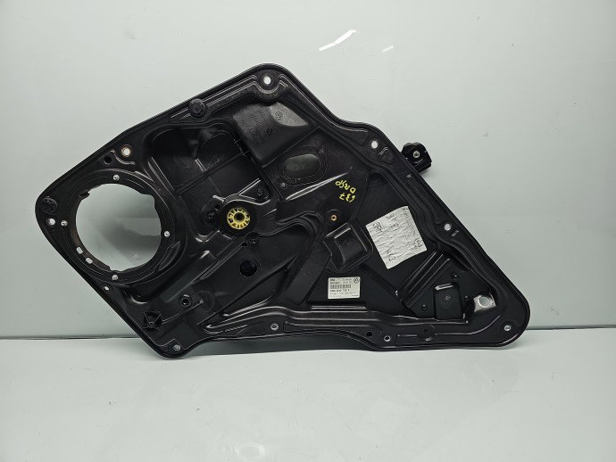 Macara electrica geam dreapta spate Volkswagen Tiguan (5N) [Fabr 2007-2016] SUV 5N0839730F