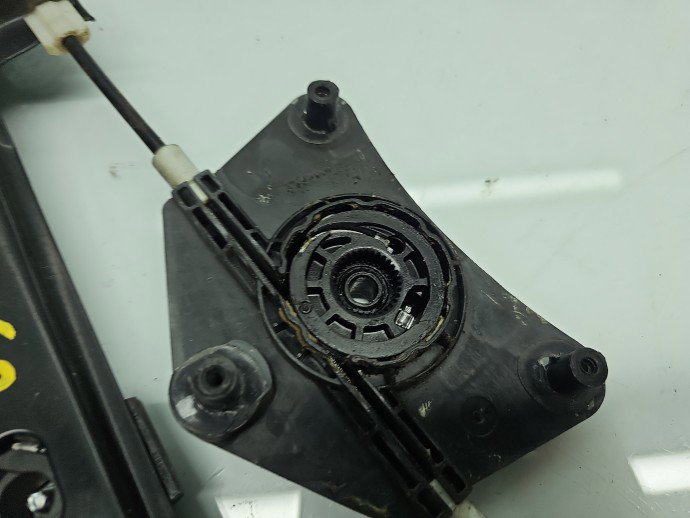 Macara electrica geam stanga fata Volkswagen Jetta 4 (162,163) [Fabr 2010-2016] Sedan 5C6837461E