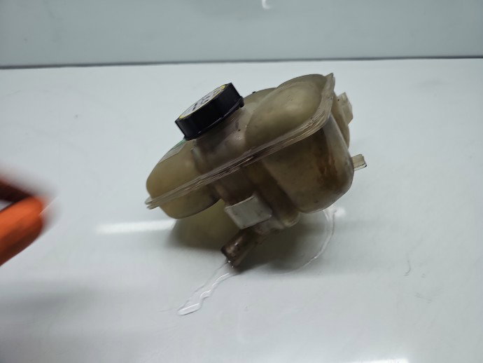 Vas expansiune Ford Focus 2 (DA) [Fabr 2004-2012] Break 3M5H-8K218-AJ