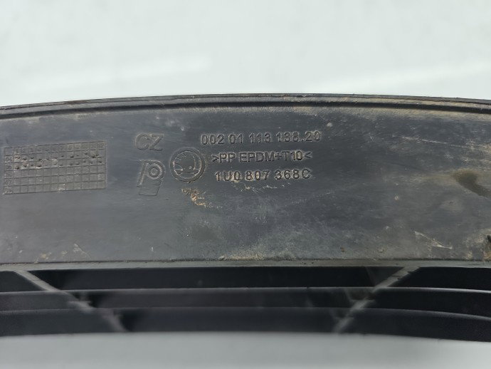 Grila proiector dreapta Skoda Octavia 1 (1U2) [Fabr 1996-2010] Berlina 1U0807368C