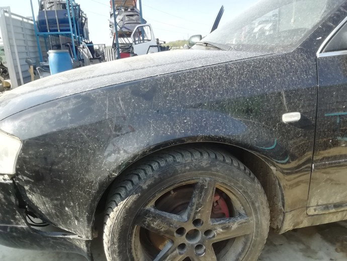 Aripa stanga fata Audi A6 C5 2.5 TDI OEM 1997-2005