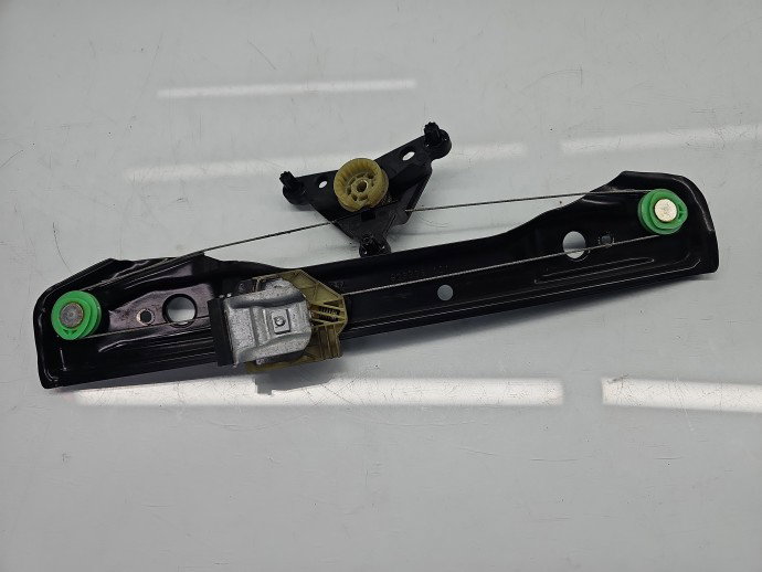 Macara electrica geam dreapta spate Mercedes Clasa GLA (X156) [Fabr 2013-prezent] SUV AMG OEM