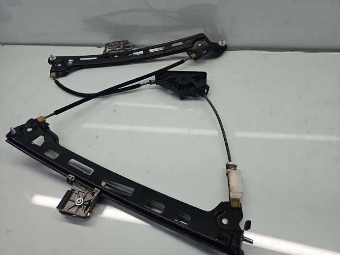 Macara electrica geam dreapta fata Volkswagen Passat CC (358) [Fabr 2012-2016] Coupe Facelift, GT 3C8837462J