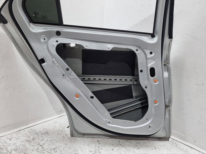 Usa stanga spate Mercedes Clasa A (W176) [Fabr 2012-2018] Sedan AMG 761 Argintiu polar