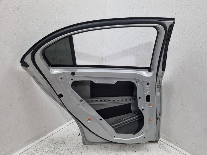 Usa stanga spate Mercedes Clasa A (W176) [Fabr 2012-2018] Sedan AMG 761 Argintiu polar
