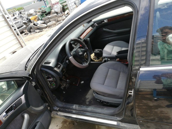 Cheder usa stanga fata Audi A6 C5 2.5 TDI OEM 1997-2005