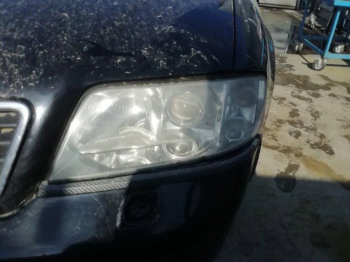 Far stanga Audi A6 C5 2.5 TDI OEM 1997-2005