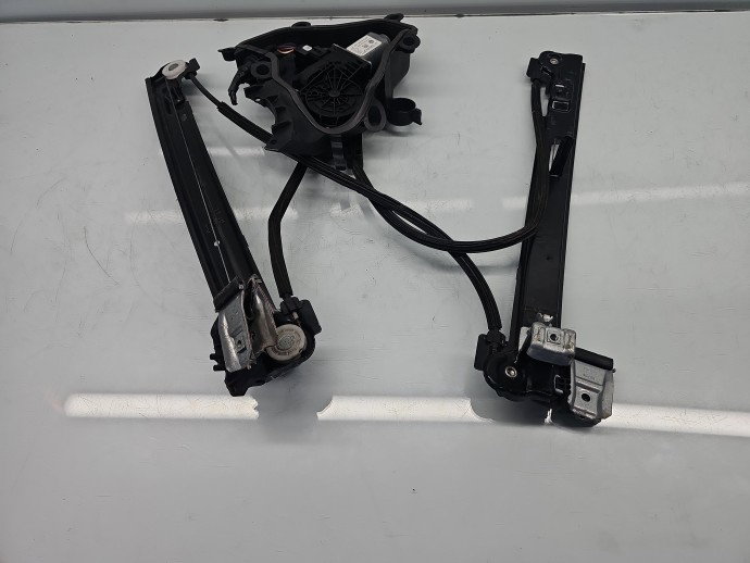 Macara electrica geam dreapta fata Seat Ibiza 5 (6J5) [Fabr 2008-2017] Hatchback 6J4837402K