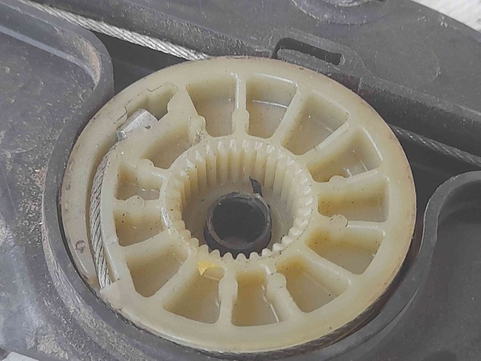 Macara geam stanga spate 8K0839461A Audi 2.0 CAGA
