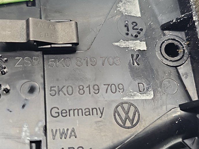 Grila aerisire stanga Volkswagen Golf 6 (5K1) [Fabr 2009-2013] 5K0819703K