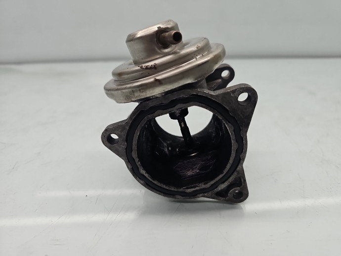 Supapa EGR Volkswagen Touran (1T1, 1T2) [Fabr 2003-2010] 038131501AN 1.9 TDI AXR 74KW / 101CP