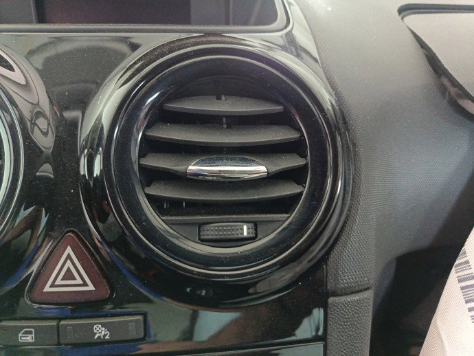 Grila aerisire centrala dreapta Opel Corsa D [Fabr 2006-2013]
