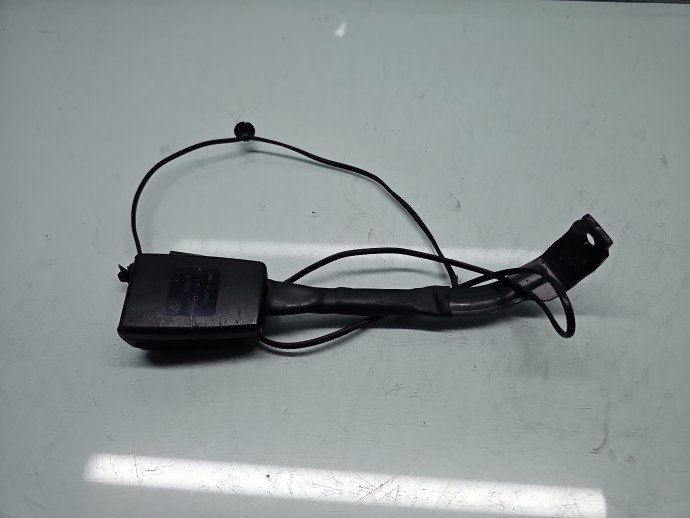 Capsa centura dreapta fata Volkswagen Passat B7 (362) [Fabr 2010-2014] 1K8857756C
