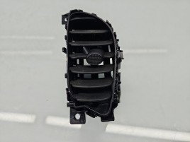 Grila aerisire centrala dreapta Nissan Juke [Fabr 2010-prezent] 68750-1KEOA