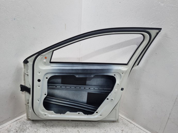 Usa dreapta fata Mercedes Clasa GLA (X156) [Fabr 2013-prezent] SUV AMG 650 ALB CALCIT