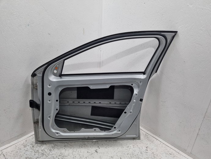 Usa dreapta fata Mercedes Clasa A (W176) [Fabr 2012-2018] Sedan AMG 761 Argintiu polar