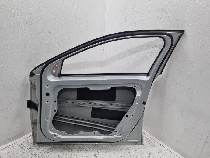 Usa dreapta fata Mercedes Clasa A (W176) [Fabr 2012-2018] Sedan AMG 761 Argintiu polar