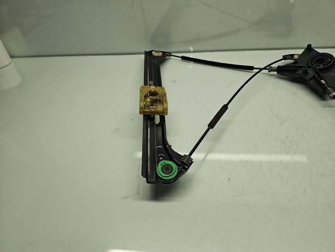 Macara electrica geam dreapta fata Volkswagen Passat B8 (3G2) [Fabr 2015-prezent] Sedan 3G0837462C