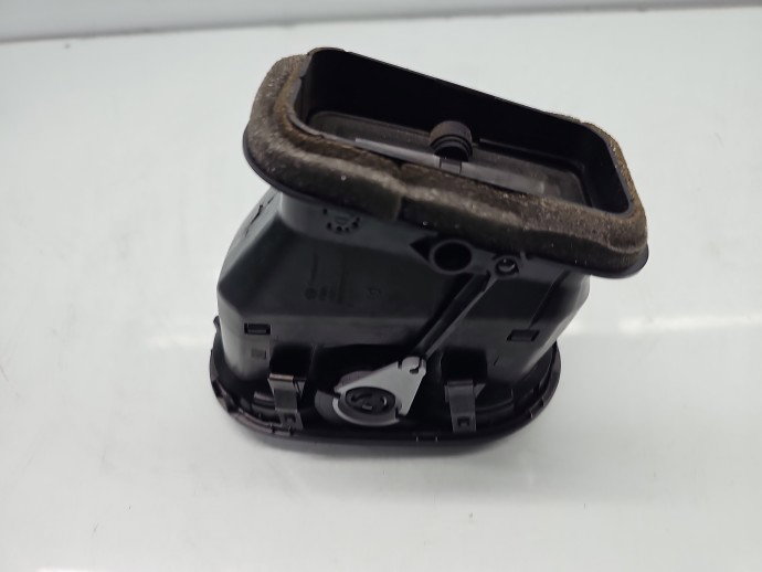 Grila aerisire stanga Volkswagen Tiguan (5N) [Fabr 2007-2016] 5N0819704A