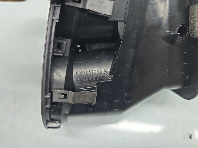 Grila aerisire stanga Volkswagen Tiguan (5N) [Fabr 2007-2016] 5N0819704A