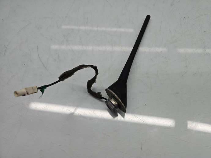 Antena Volkswagen Tiguan (5N) [Fabr 2007-2016] 1K0035501