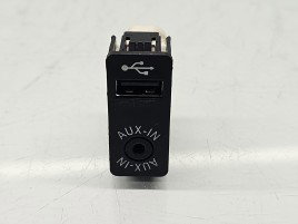 Conector auxiliar USB Bmw X1 (F48) [Fabr 2016-2022] 9229246-03
