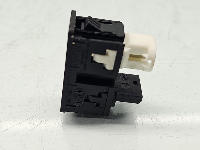 Conector auxiliar USB Bmw X1 (F48) [Fabr 2016-2022] 9229246-03