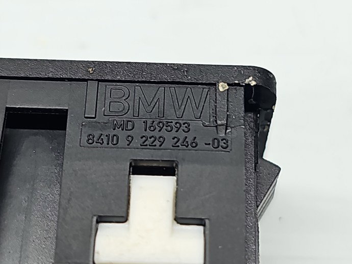 Conector auxiliar USB Bmw X1 (F48) [Fabr 2016-2022] 9229246-03