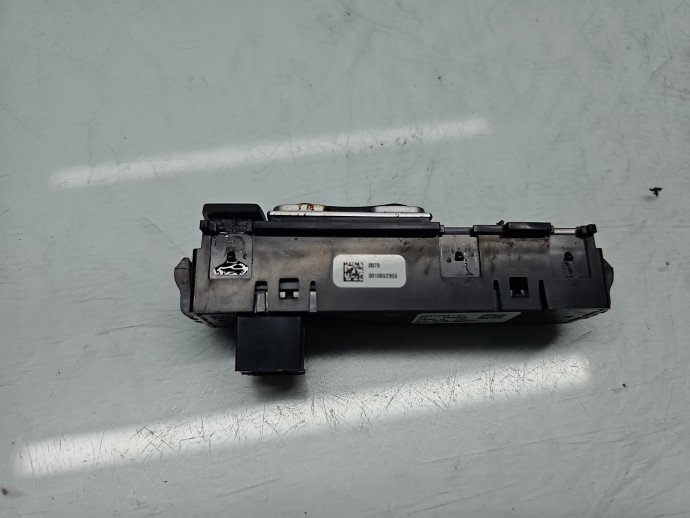 Butoane comenzi consola centrala Bmw 1 (F20) [Fabr 2011-2017] 9391704-01