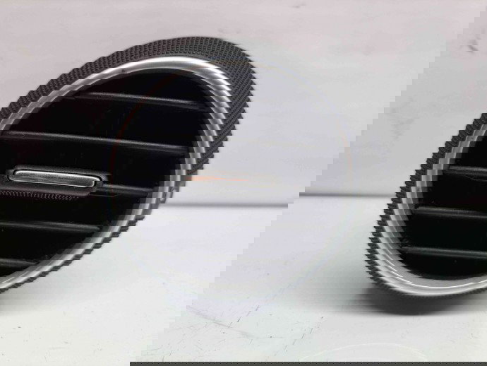  Grila aerisire centrala dreapta Audi A3 Sportback (8PA) [Fabr 2004-2013] 8P0820901