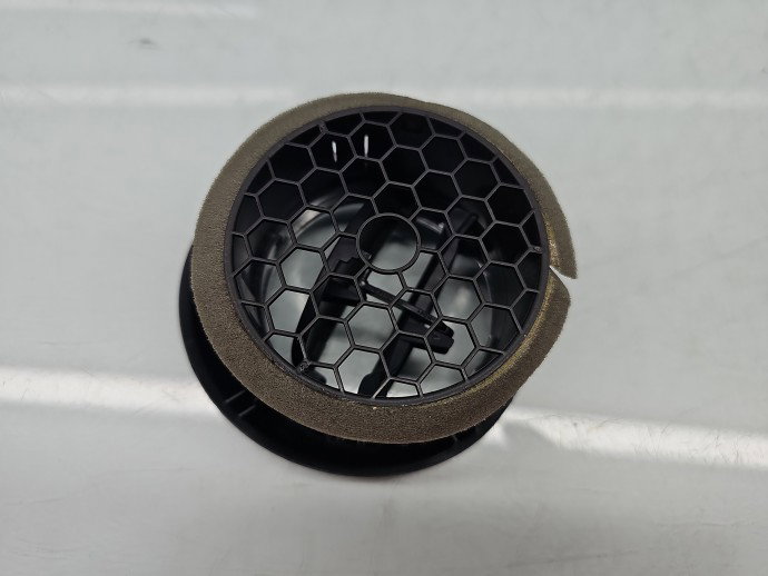 Grila aerisire stanga Renault Captur (J87) [Fabr 2013-2017] 687606325R