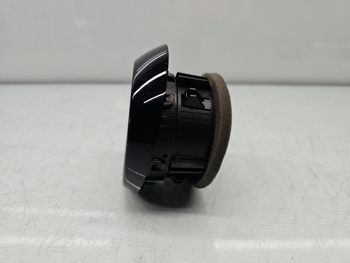Grila aerisire dreapta Renault Captur (J87) [Fabr 2013-2017] 687606325R
