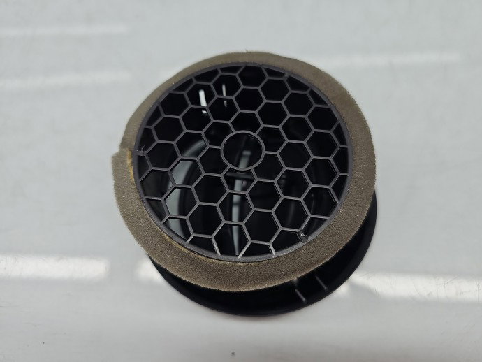 Grila aerisire dreapta Renault Captur (J87) [Fabr 2013-2017] 687606325R